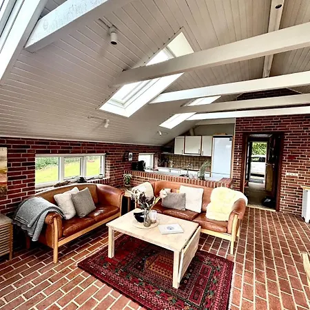 Luxury With Hot Tub & Wifi Holiday home