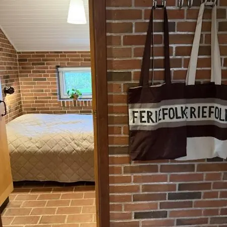 Luxury With Hot Tub & Wifi Feriehus Børkop