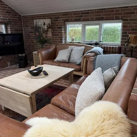 Luxury With Hot Tub & Wifi Feriehus